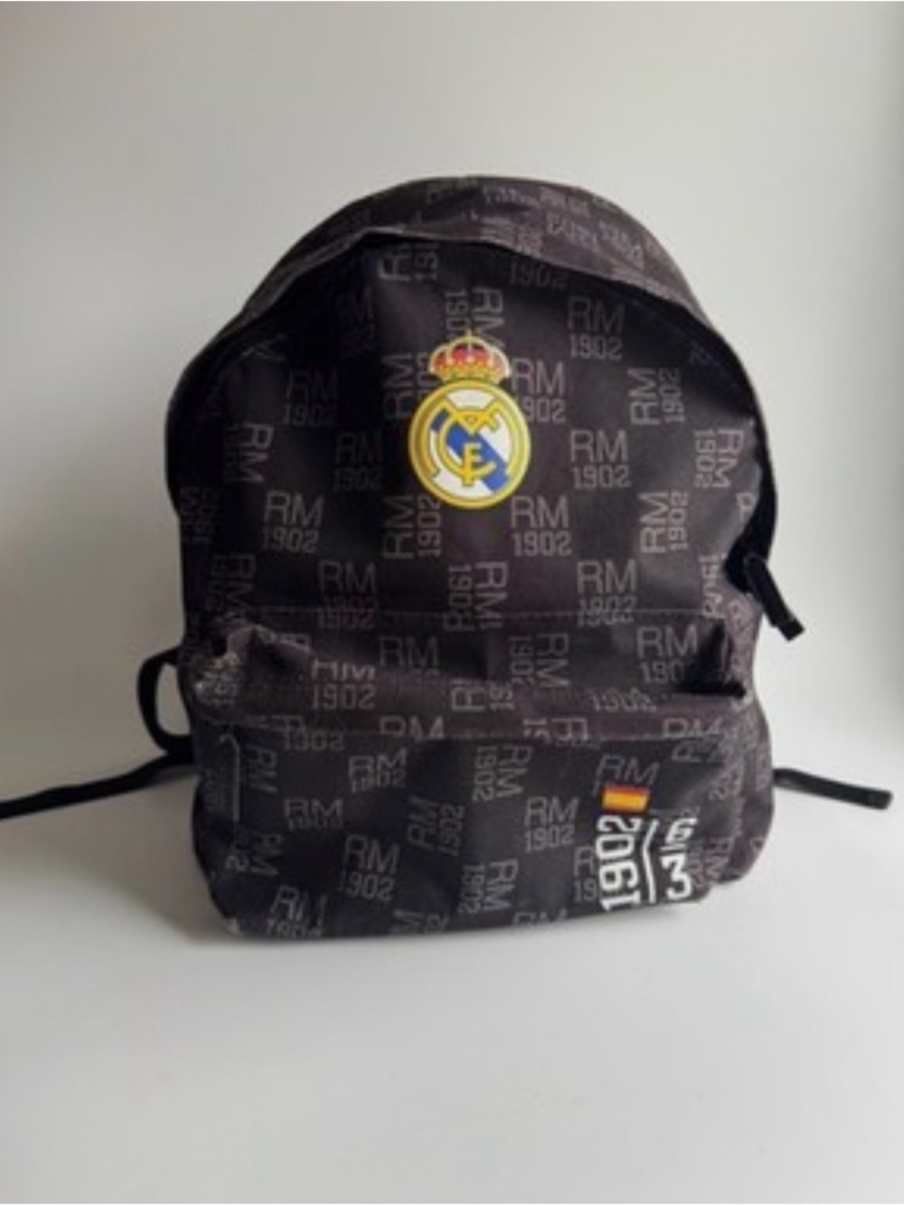 Real Madrid Soccer Fútbol Black Logo Backpack - Men's Casual Bag